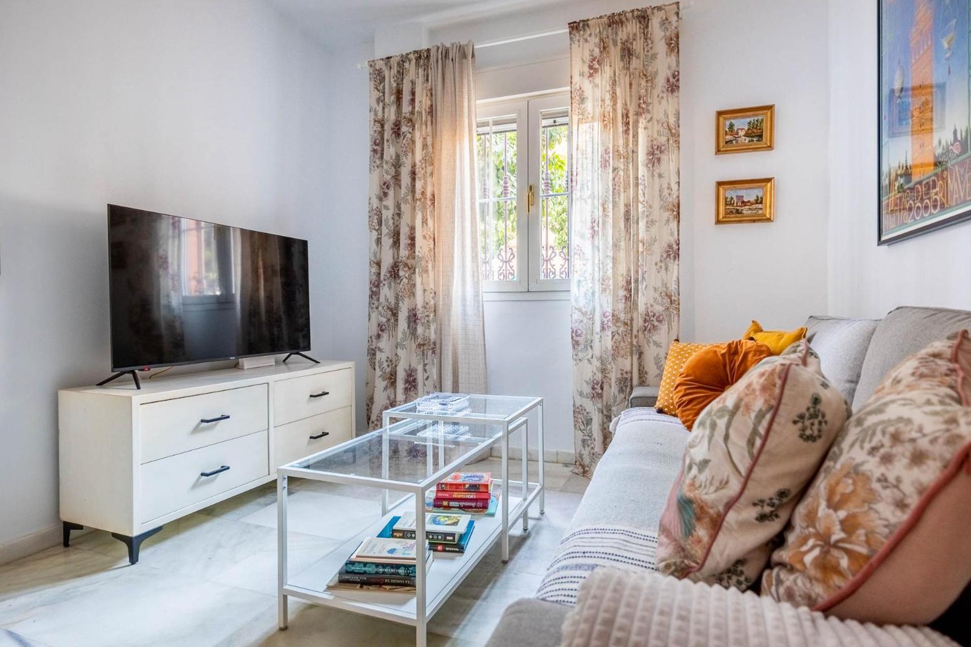 Piso Con Patio Privado Y Parking Nervion Sevilla Екстер'єр фото