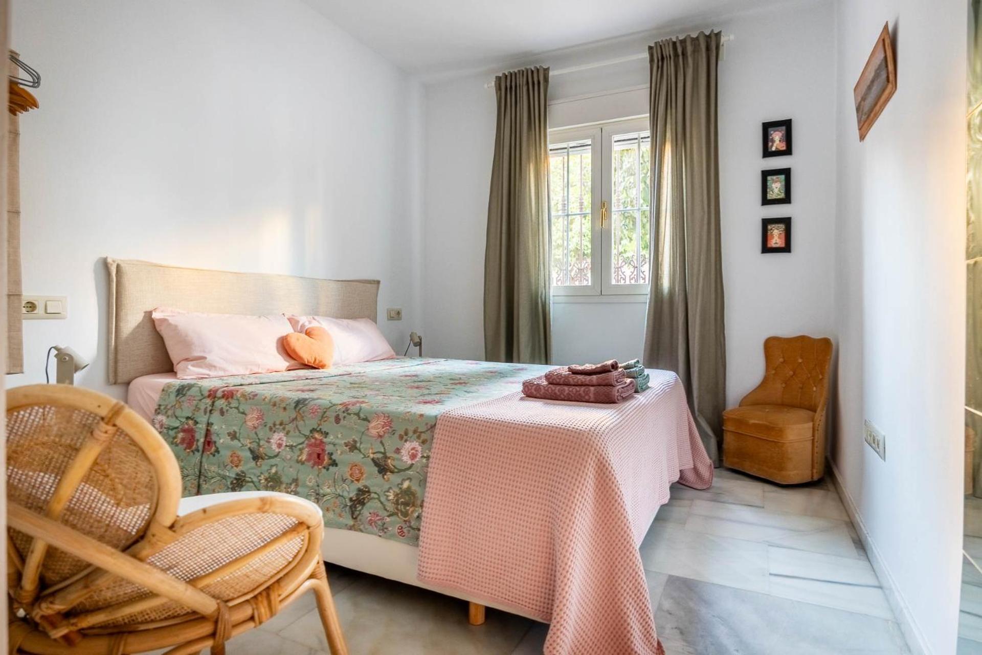 Piso Con Patio Privado Y Parking Nervion Sevilla Екстер'єр фото